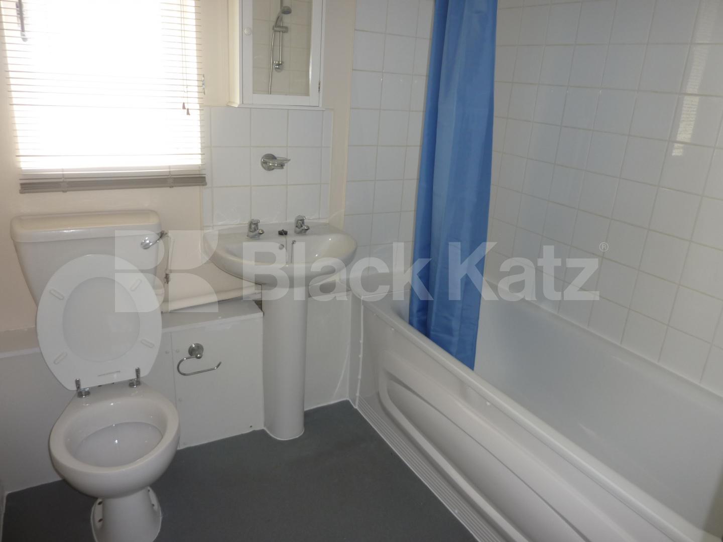 			3 MINUTES TO TUBE!, 1 Bedroom, 1 bath, 1 reception Flat			 Heddington Grove, CALEDONIAN ROAD